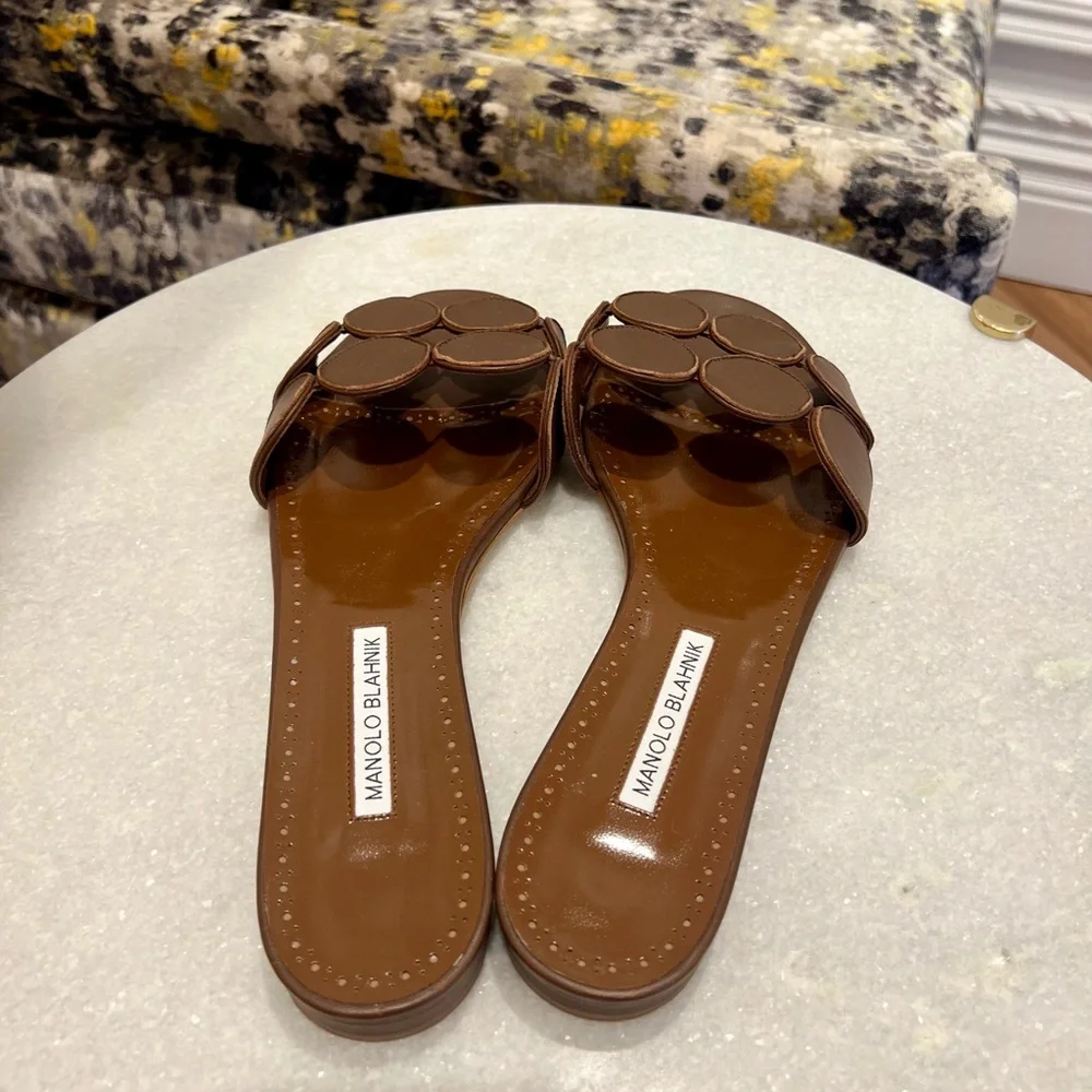 Manolo Blahnik - Circle-Cut Leather Flat Slide Sandals | Size 41 | Gently Used - Picture 5 of 9